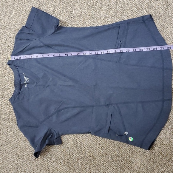 Scrubletics  Gray Scrub Top NWOT - Picture 5 of 7